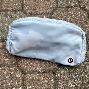 NWT Lululemon Everywhere Belt Bag